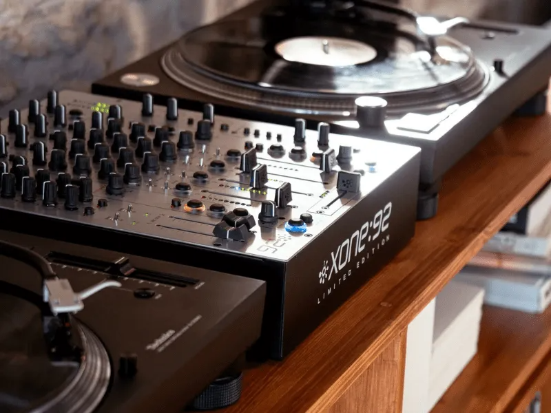 Bàn mixer Allen & Heath Xone:92 Limited Edition