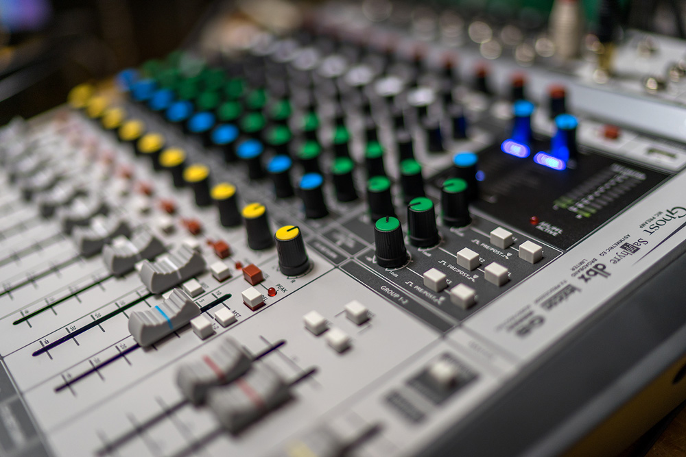Bàn mixer Soundcraft Signature 12MTK