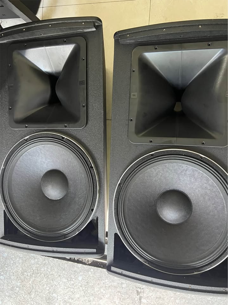 2 củ loa bass và treble chất lượng cao