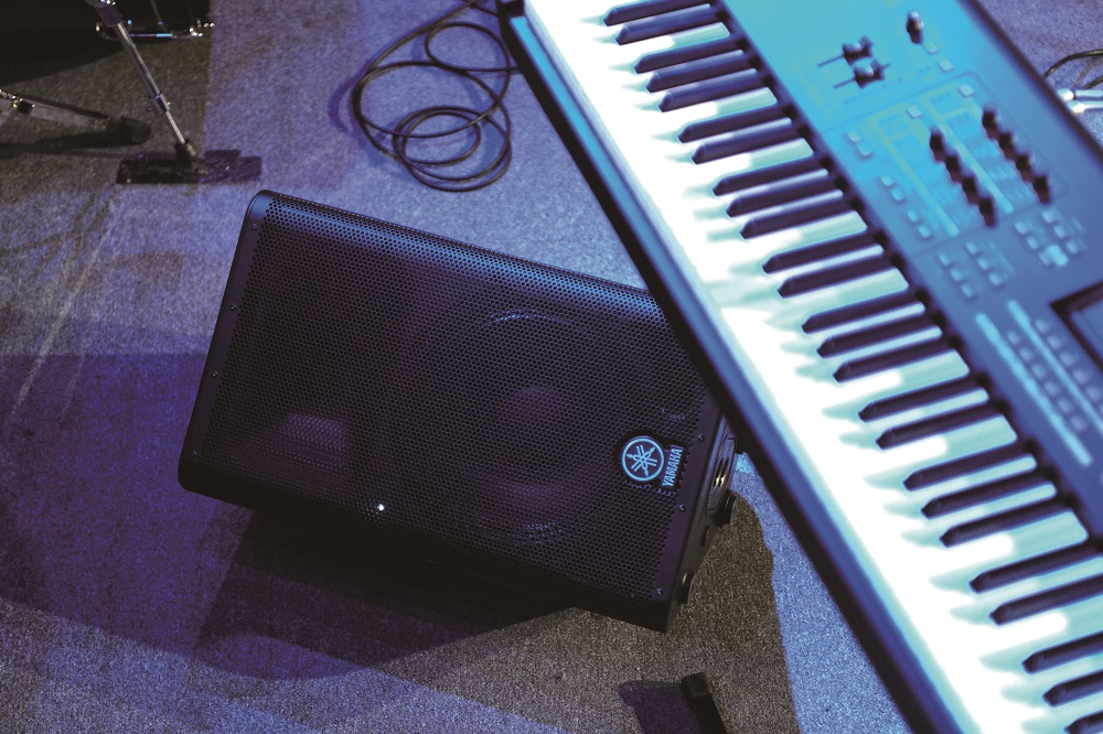 Loa liền công suất Yamaha DXR8