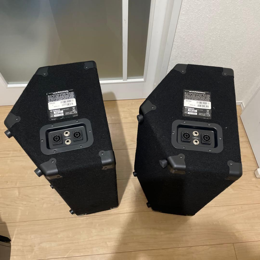 Loa monitor Yamaha SM10V 4 Loa monitor Yamaha SM10V