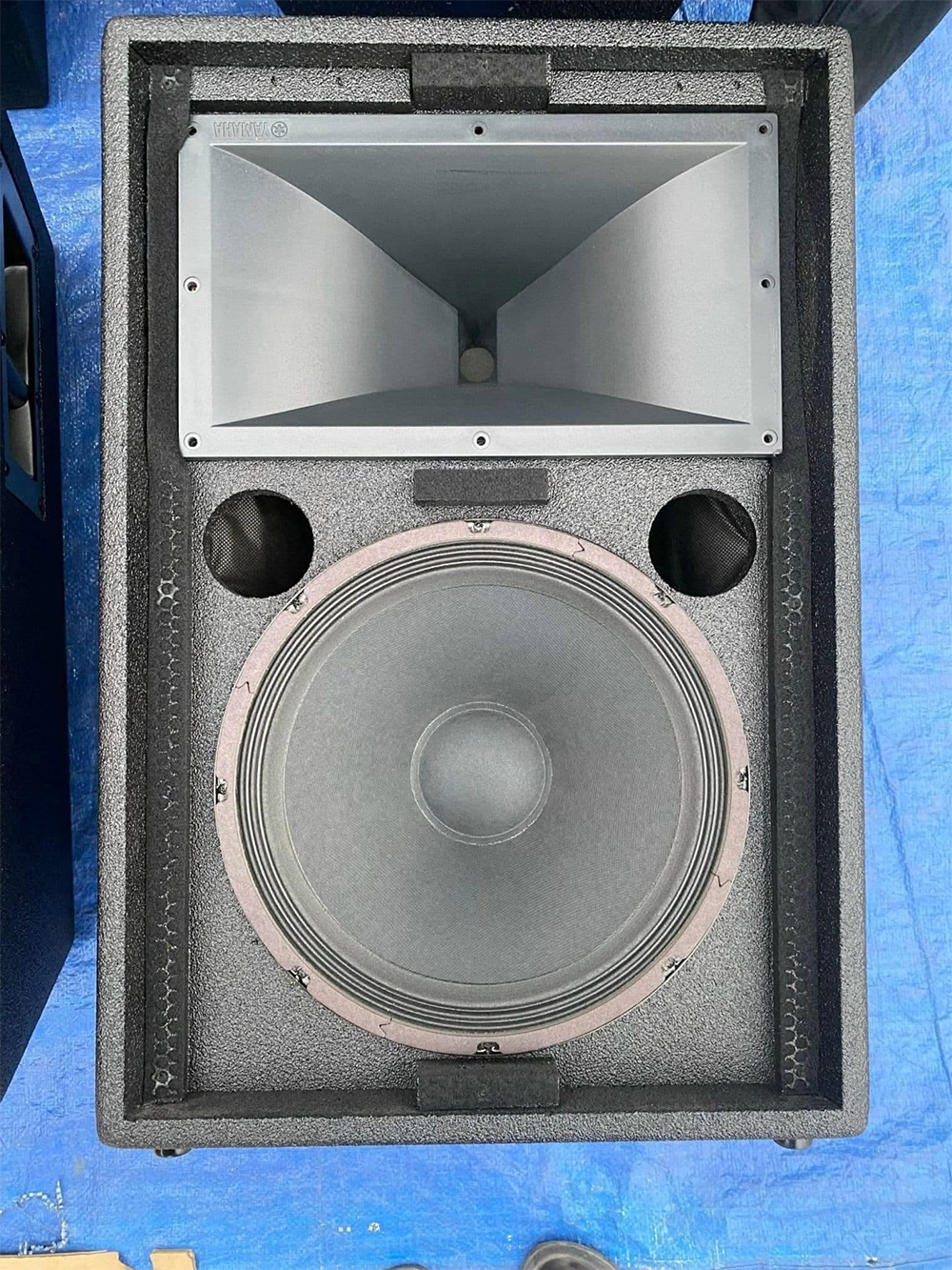 Loa full range 2 củ loa, bass 12 inch kết hợp treble nén titan 2 inch